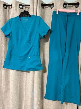 Teal Women's greys anatomy Scrub Top & Pant Set - Teal